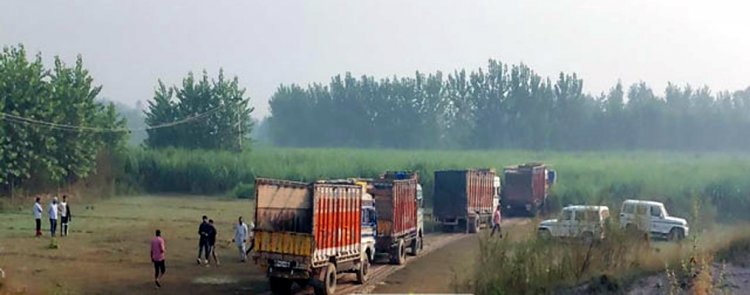 पंजाबः रेत के अवैध खनन पर पुलिस का बड़ा ऑपरेशन, 6 ट्रक किए काबू