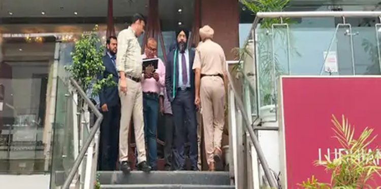 पंजाबः दिन-दिहाड़े Axis Bank में लूट, पैसे जमा करवाने आए कर्मचारी से लाखों रुपए लेकर फरार आरोपी