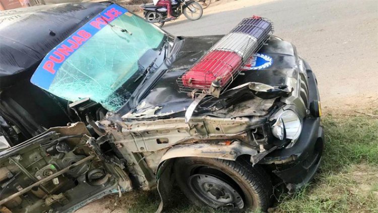 पंजाबः ट्रक की पुलिस गाड़ी के साथ  भयानक टक्कर, होमगार्ड के जावान समेत 2 की मौत