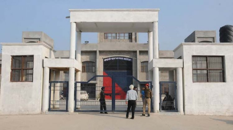 पंजाबः फिर सुर्खियों में केंद्रीय जेल, कैदी ने जेल सुपरिटेंडेंट और स्टाफ पर किया हमला