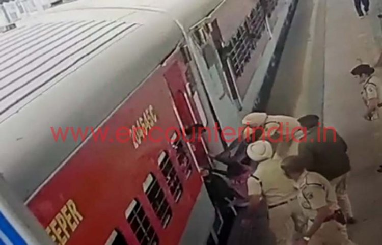 जालंधरः ट्रेन पकड़ने की जल्दी में बाल-बाल बचा यात्री, देखें CCTV