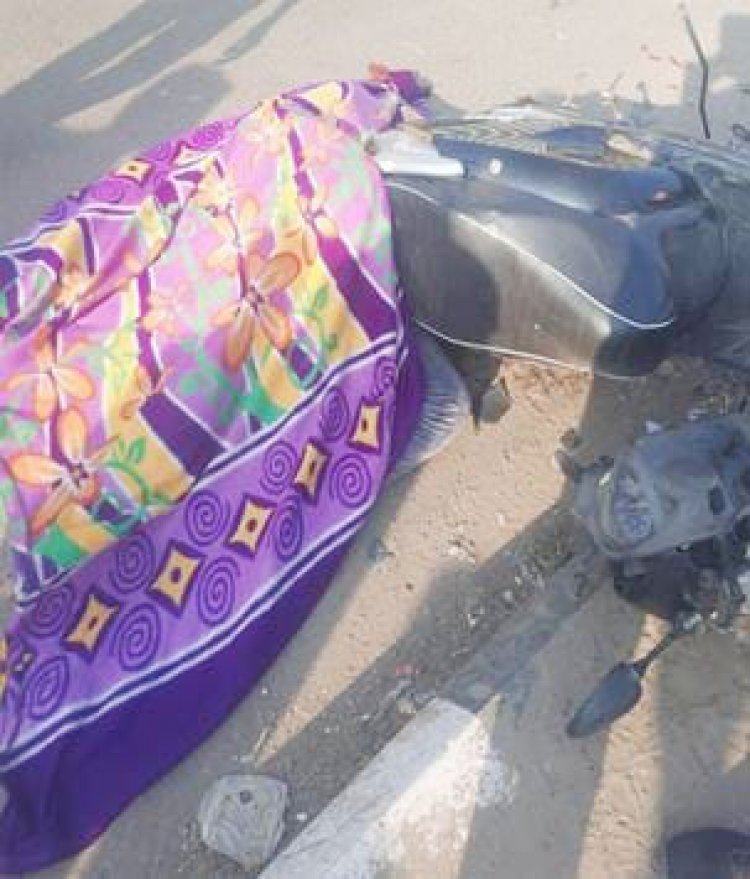 पंजाब: फ्लाईओवर के पास एक्टिवा और ट्रक की भयानक टक्कर, महिला की मौत