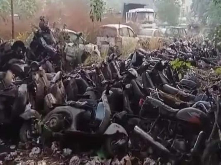 पंजाबः थाना 8 में खड़े वाहनों को लगी आग, 12 वाहन जलकर राख, देखें वीडियो