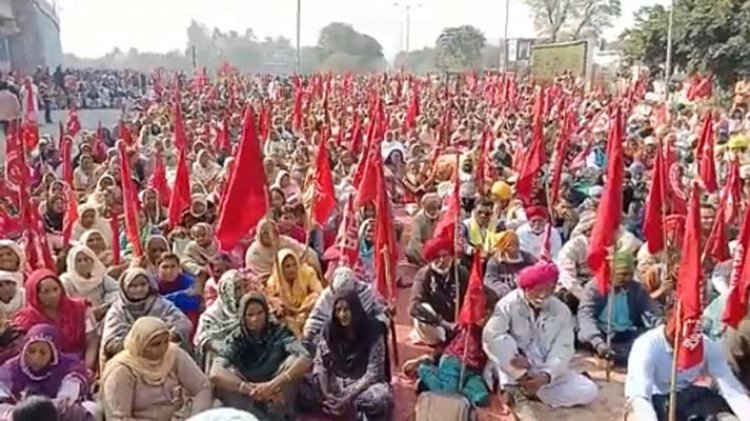 पंजाबः सीएम मान के आवास के बाहर मजदूरों ने किया प्रदर्शन, देखें वीडियो