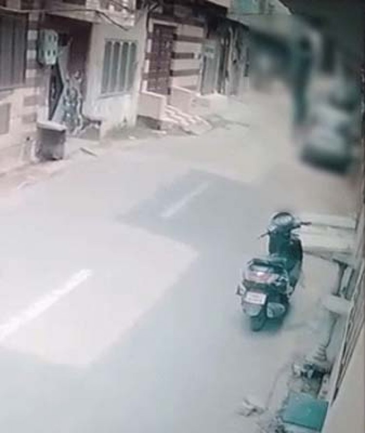 पंजाब: नशेड़ी पति से दुखी होकर पत्नी ने तीसरी मंजिल से मारी छलांग, CCTV आई सामने