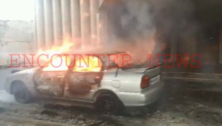 जालंधरः घर में खड़ी कार को लगी आग, मची अफरा-तफरी, देखें वीडियो