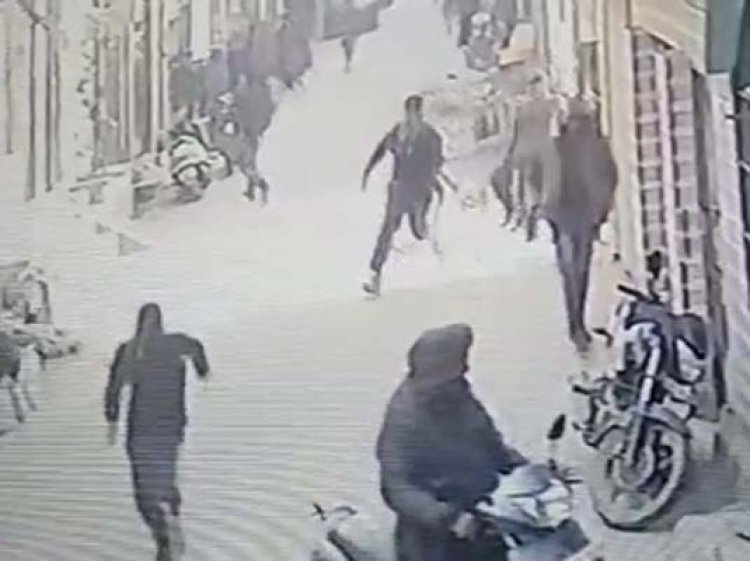 पंजाबः मामूली विवाद को लेकर युवक ने पड़ोसियों पर चलाई गोलियां, देखें CCTV