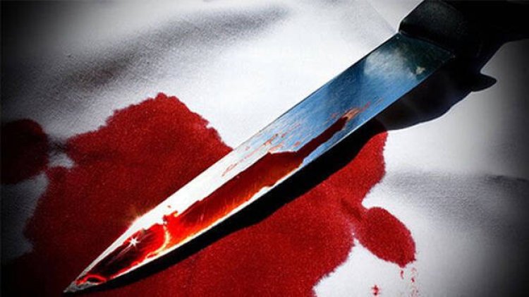 Vice Principal की चाकू मारकर हत्या, बेटे की हालत गंभीर