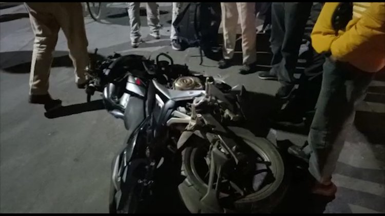 जालंधर: बाइक पर रेस लगाना युवकों को पड़ा महंगा, देखें दिल दहलाने वाली वीडियो