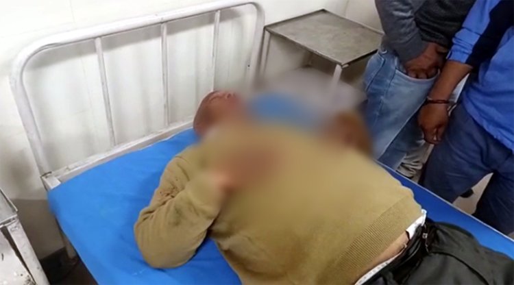 पंजाबः सिविल अस्पताल में व्यक्ति से पुलिस ने की मारपीट, भारी हंगामा, देखें वीडियो