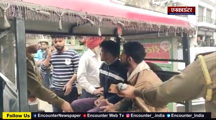 होशियारपुर : मोबाइल स्नैचिंग करते पकड़े गए 2 चोर, लोगो ने जम कर की धुलाई, देखें वीडियो 