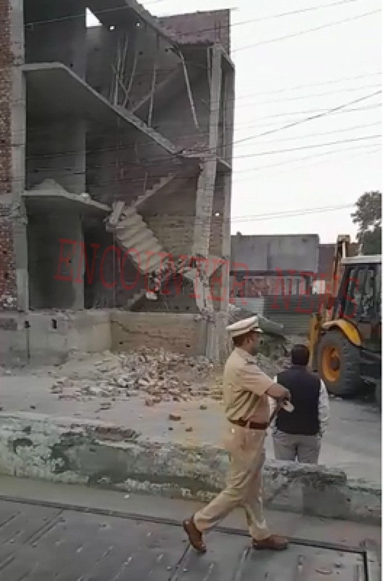 जालंधरः खबर का असर- लाडोवाली रोड पर बांसल की अवैध बिल्डिंग पर दूसरी बार चली डिच, देखें वीडियो