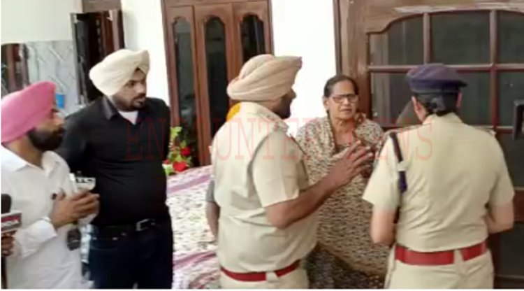 पंजाब से बड़ी ख़बरः अमृतपाल के घर पहुंचे DSP स्तर के दो अधिकारी, पूछताछ जारी, देखें वीडियो