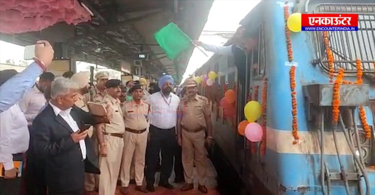 जालंधर से रवाना हुई पहली भारत गौरव पर्यटक ट्रेन, DRM ने पूजा अर्चना के साथ दी हरी झंडी