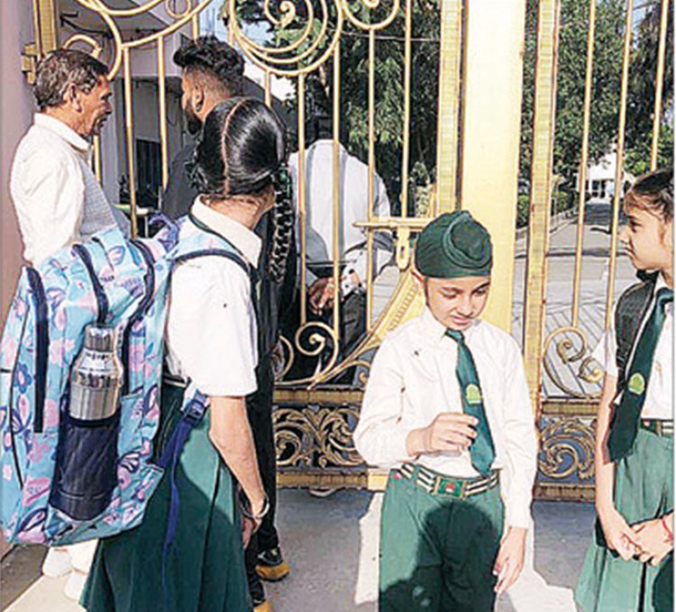 Jalandhar : Swami Mohan Dass school के 3 मासूम स्टूडेंट्स की स्कूल में एंट्री बैन का मामला