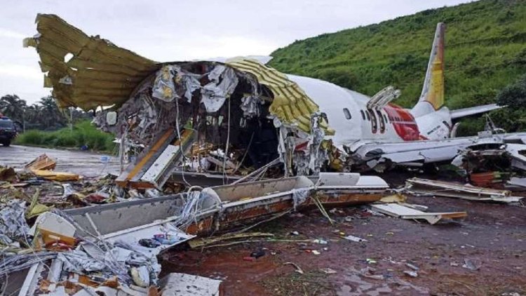 दुर्घटनाग्रस्त हुआ विमान, मलबे से व्यक्ति का शव बरामद 
