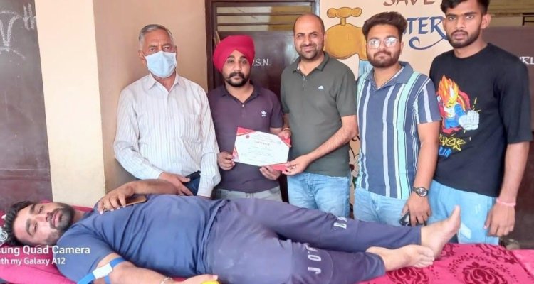 55 युवाओं ने वर्मा कॉलोनी नवांनगर में किया रक्तदान