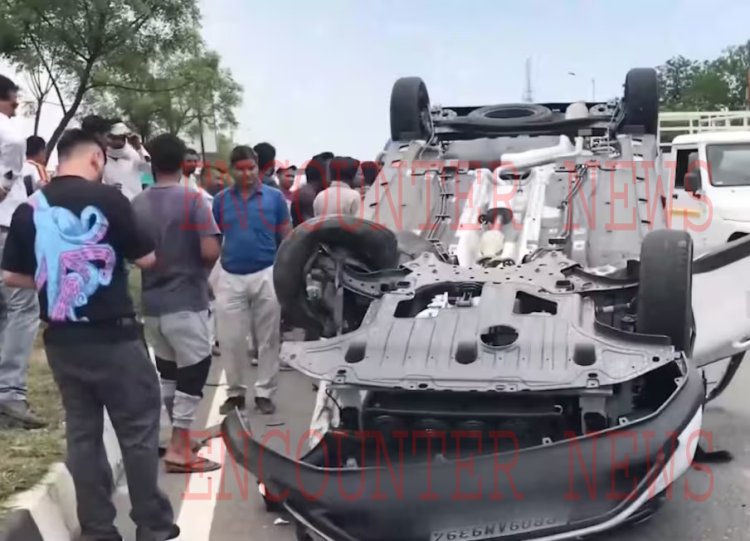 पंजाबः डिवाइडर से टकराने के बाद कई वाहनों से टकराकर पलटी ब्रांड न्यू कार, खुले दोनों एयरबैग, देखेें वीडियो