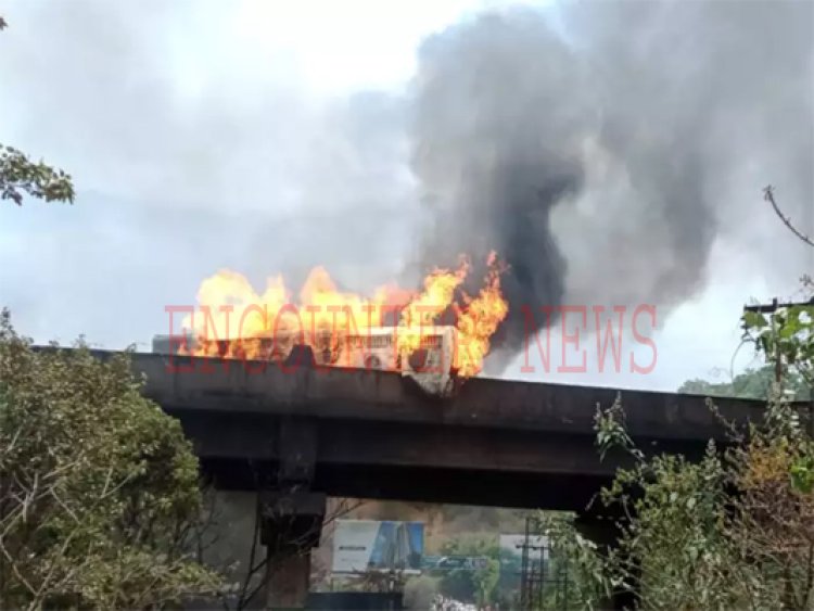 ओवर ब्रिज पर ऑयल टैंकर को लगी भीषण आग, 4 की मौत, देखें वीडियो