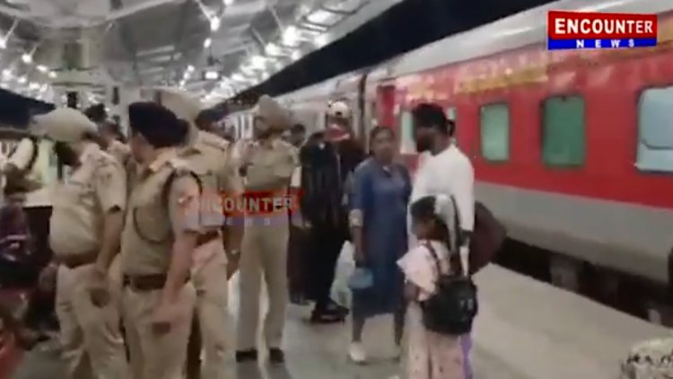 पंजाबः अमरनाथ यात्रा को लेकर पुलिस ने स्टेशन पर की चेकिंग, देखें वीडियो