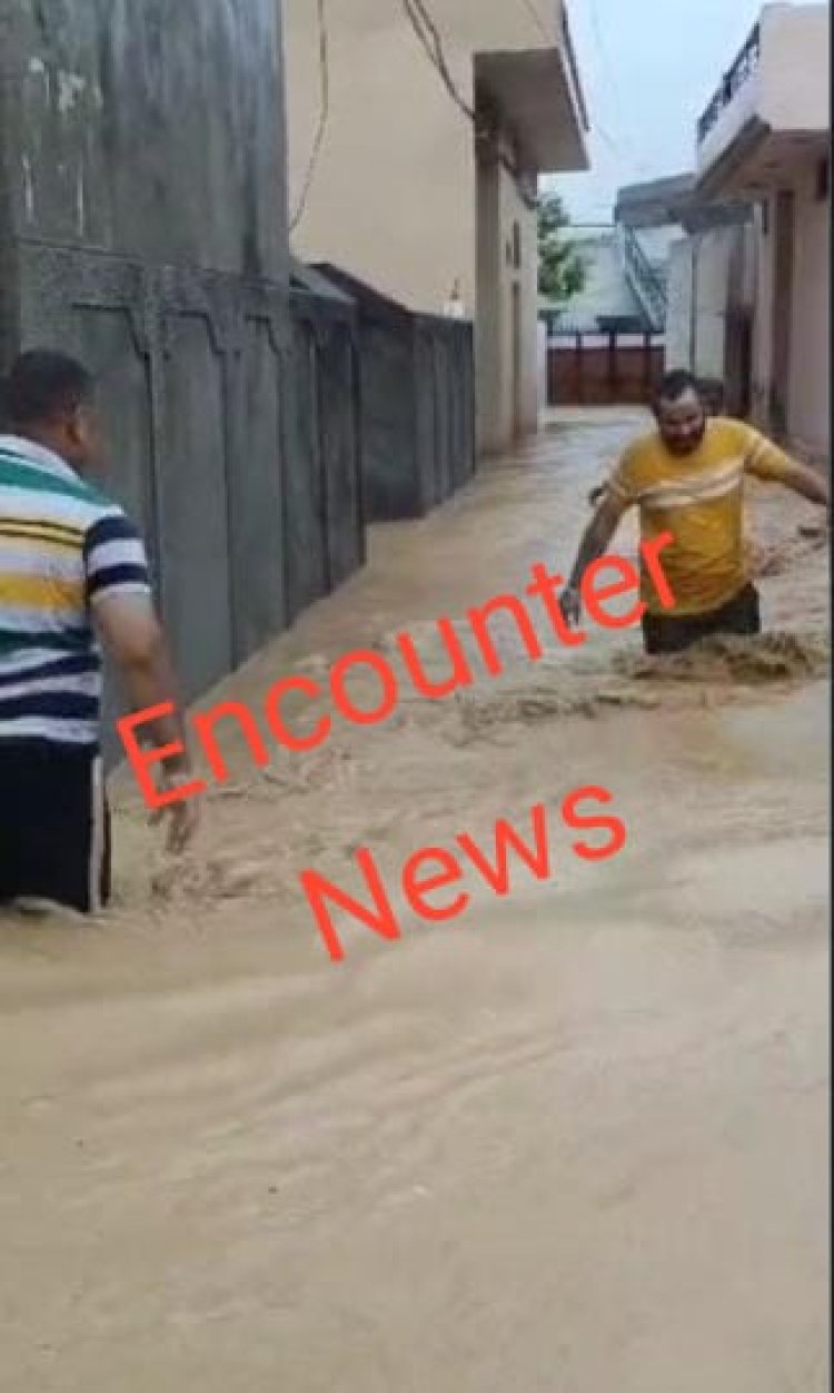 होशियारपुर : बारिश के कारण रेत का बांध टूटा, लोगों के घरों में घुसा पानी, देखें वीडियो 