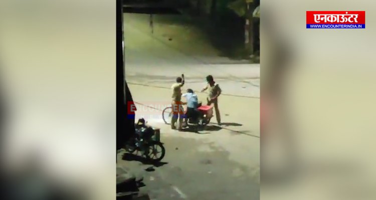 पुलिस कर्मियों ने दिव्यांग को बेहरमी से पिटा, वीडियो वायरल