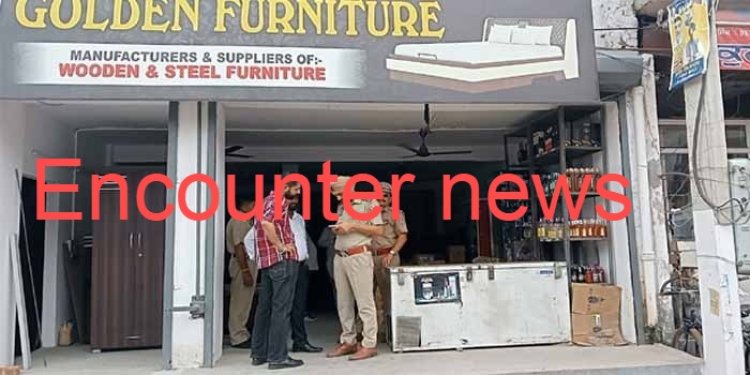 पंजाबः फर्नीचर की दुकान में खुला शराब का ठेका, हुआ बवाल