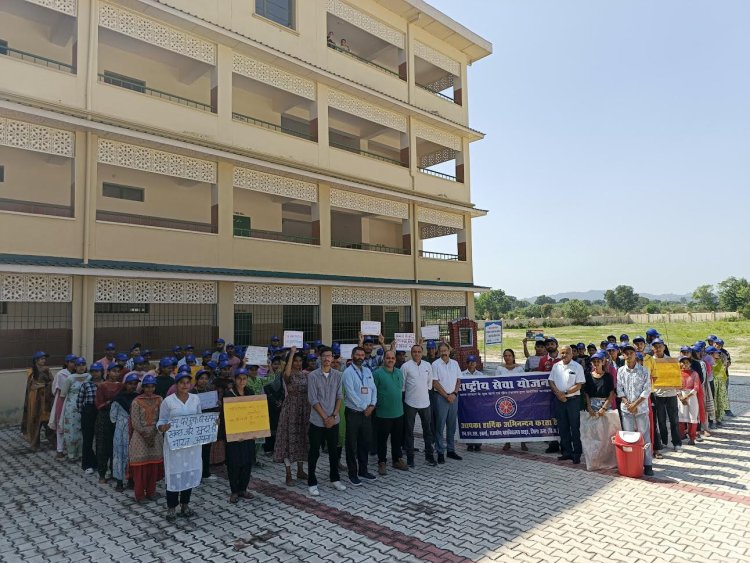 खड्ड कॉलेज के छात्रों ने निकाली जागरूकता रैली 