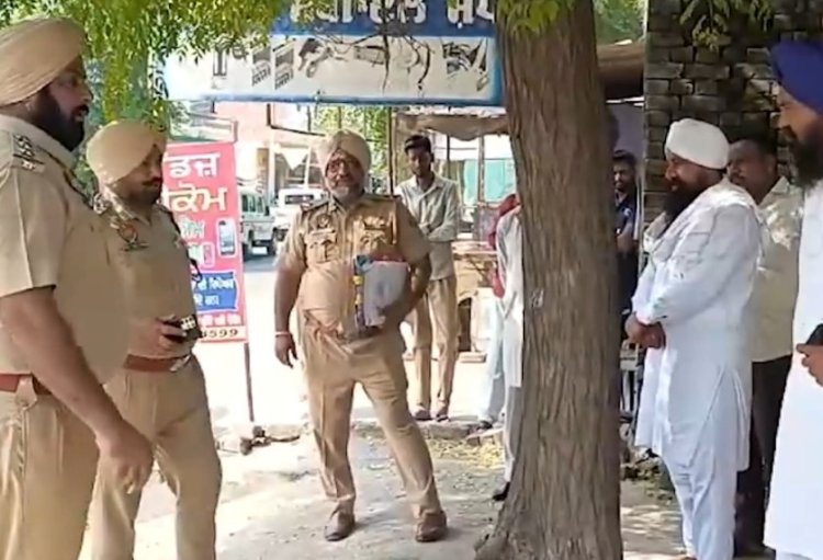 पंजाब : पुलिस ने नशा तस्कर की संपत्ति सील करने का लगाया नोटिस, देखें वीडियो