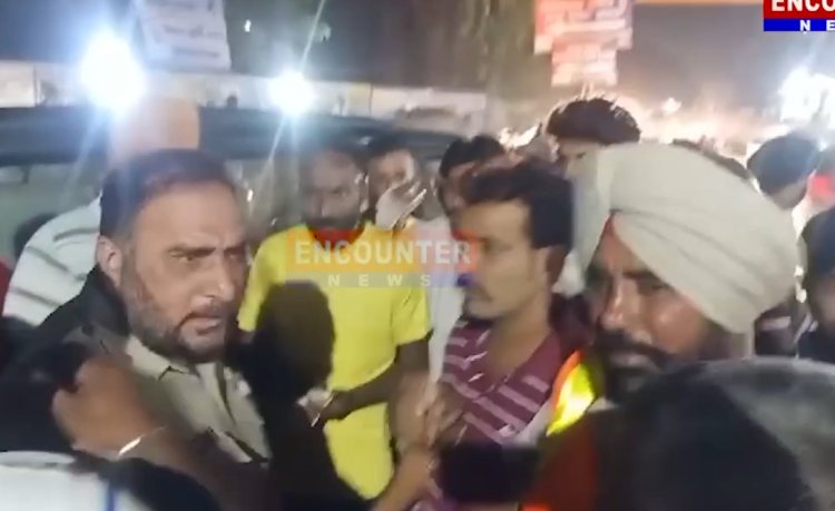 पंजाब : पुलिस से उलझ गया गाड़ी सवार, फाड़ी वर्दी, देखें वीडियो