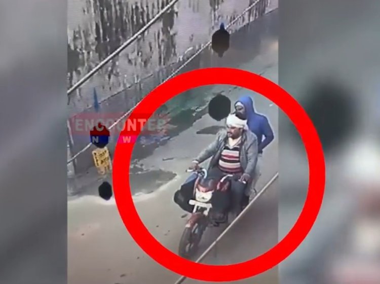 पंजाब : बाईक सवार स्नैचरों ने लड़की से छीना मोबाइल, देखें वीडियो