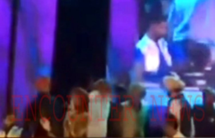 पंजाबी गायक सतिंदर सरताज का शो पुलिस ने करवाया बंद, स्टूडेंट्स ने लगाए मुर्दाबाद के नारे, देखें वीडियो