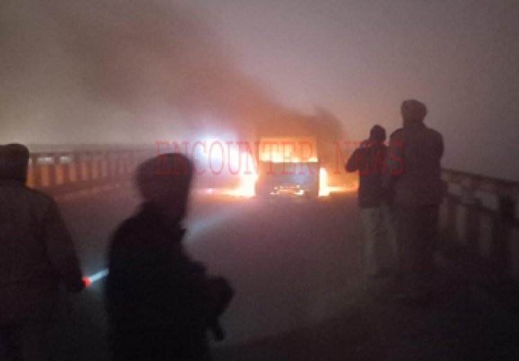 पंजाबः सवारियों से भरी चलती स्कूल बस में लगी आग, देखें वीडियो 