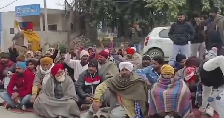 पंजाब  : नाबालिग की मौ'त के मामले में थाने के बाहर परिजनों ने लगाया धरना, देखें वीडियो