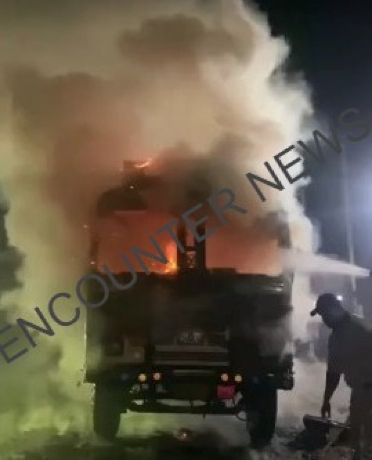 पंजाब : पेट्रोल पंप के बाहर ट्रक को लगी आग, देखे वीडियो