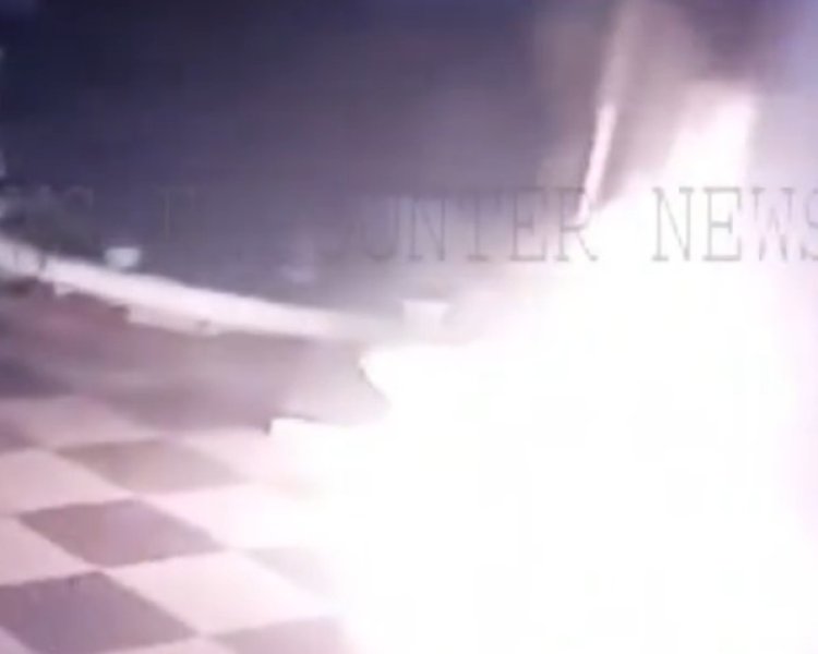 पंजाब : पूर्व सब-इंस्पेक्टर के घर पर पेट्रोल बम से हमला, देखें CCTV
