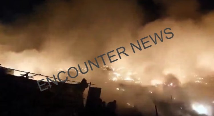 इस इलाके में लगी भीषण आग, 130 झुग्गियां जलकर हुई खाक, देखें वीडियो