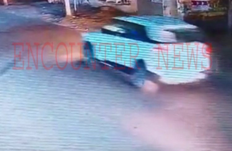 कपूरथलाः स्विफ्ट में चोर ब्रेजा कार लेकर हुए फरार, देखें, CCTV