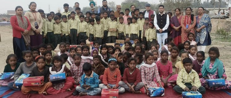 इंड्रस्टी एसोसिएशन द्वारा एनआरएसटी सेंटरों में बच्चों को जूते वितरित 