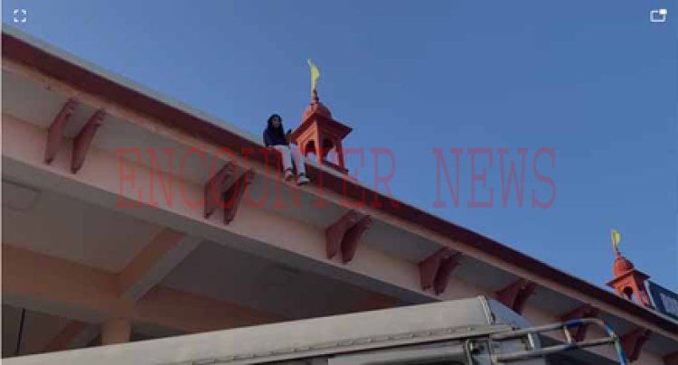 पंजाबः बस स्टैंड की तीसरी मंजिल की छत पर चढ़ी महिला का हाईवोल्टेज ड्रामा, देखें वीडियो 