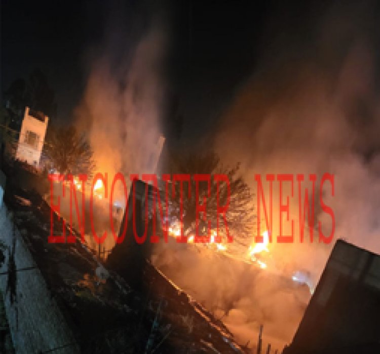 जालंधरः घर में लगी भीषण आग, सामान जलकर राख, देखें वीडियो