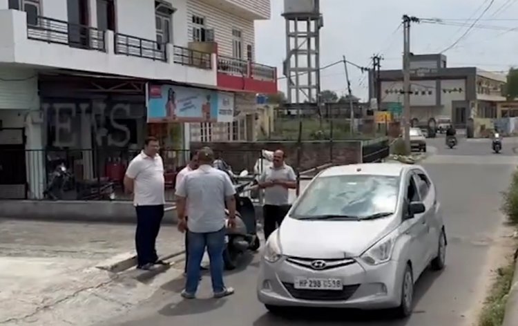 पंजाबः वारदात को अंजाम देकर कार सवार फरार, देखें वीडियो