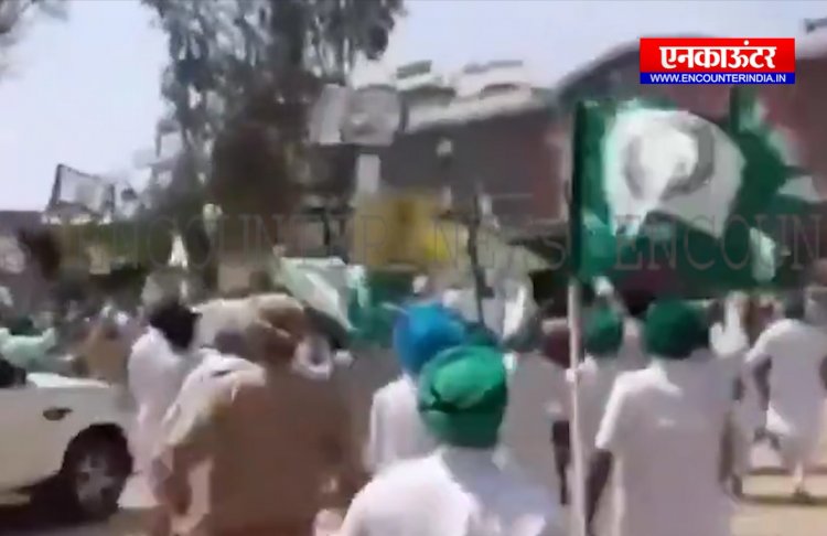 पंजाबः सूफी गायक हंसराज हंस का किसानों ने किया विरोध, हुआ हंगामा, देखें वीडियो