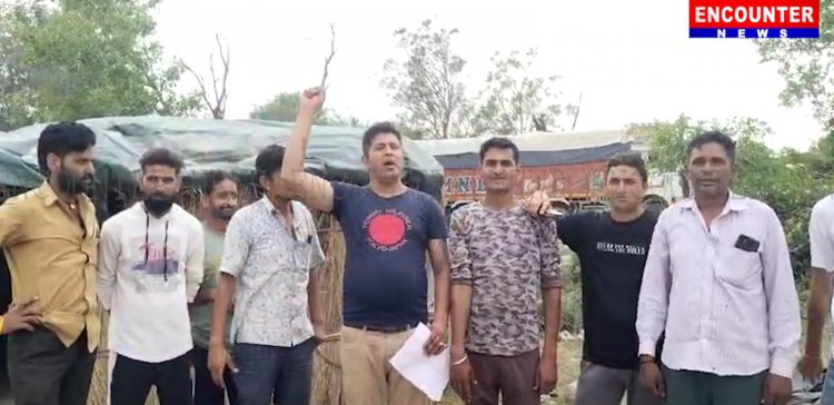 पंजाब: चालान को लेकर ट्रक ड्राइवर और खनन विभाग के कर्मचारी हुए आमने-सामने, देखे वीडियो 
