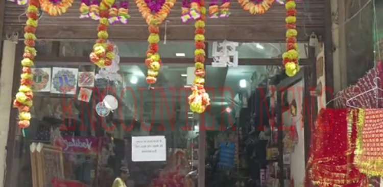 जालंधरः मेन बाजार में पूजा सामग्री की दुकान को चोरों ने बनाया निशाना, देखें वीडियो