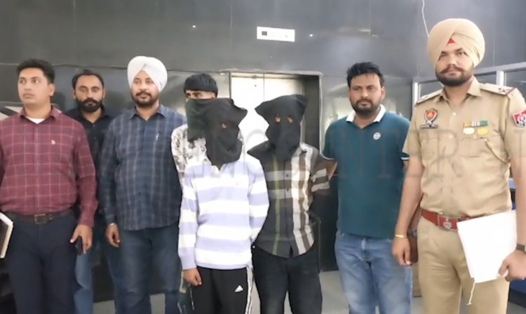 पंजाब : करोड़ों की हेरोइन सहित 3 गिरफ्तार, देखें वीडियो