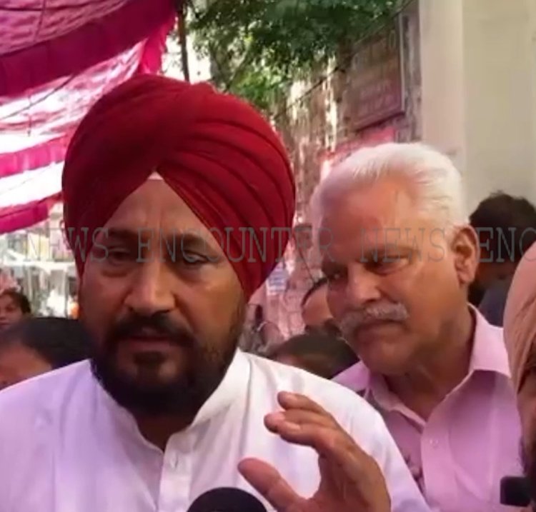 जालंधर: आतंकी हमले को लेकर कांग्रेस नेता चरणजीत सिंह चन्नी का आया विवादित बयान, देखें वीडियो 